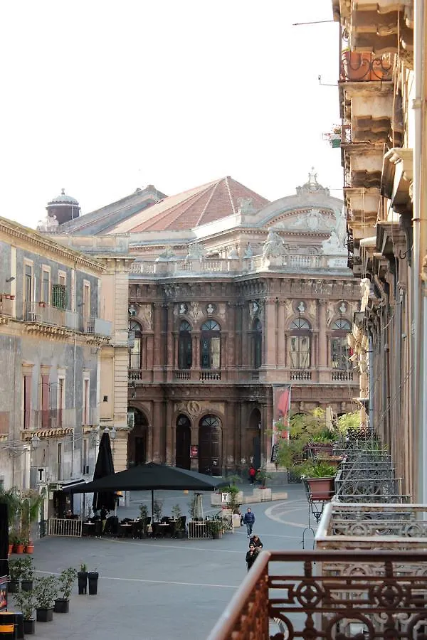 فندق مبيت وإفطار كاتانيا Aitna B&B إيطاليا